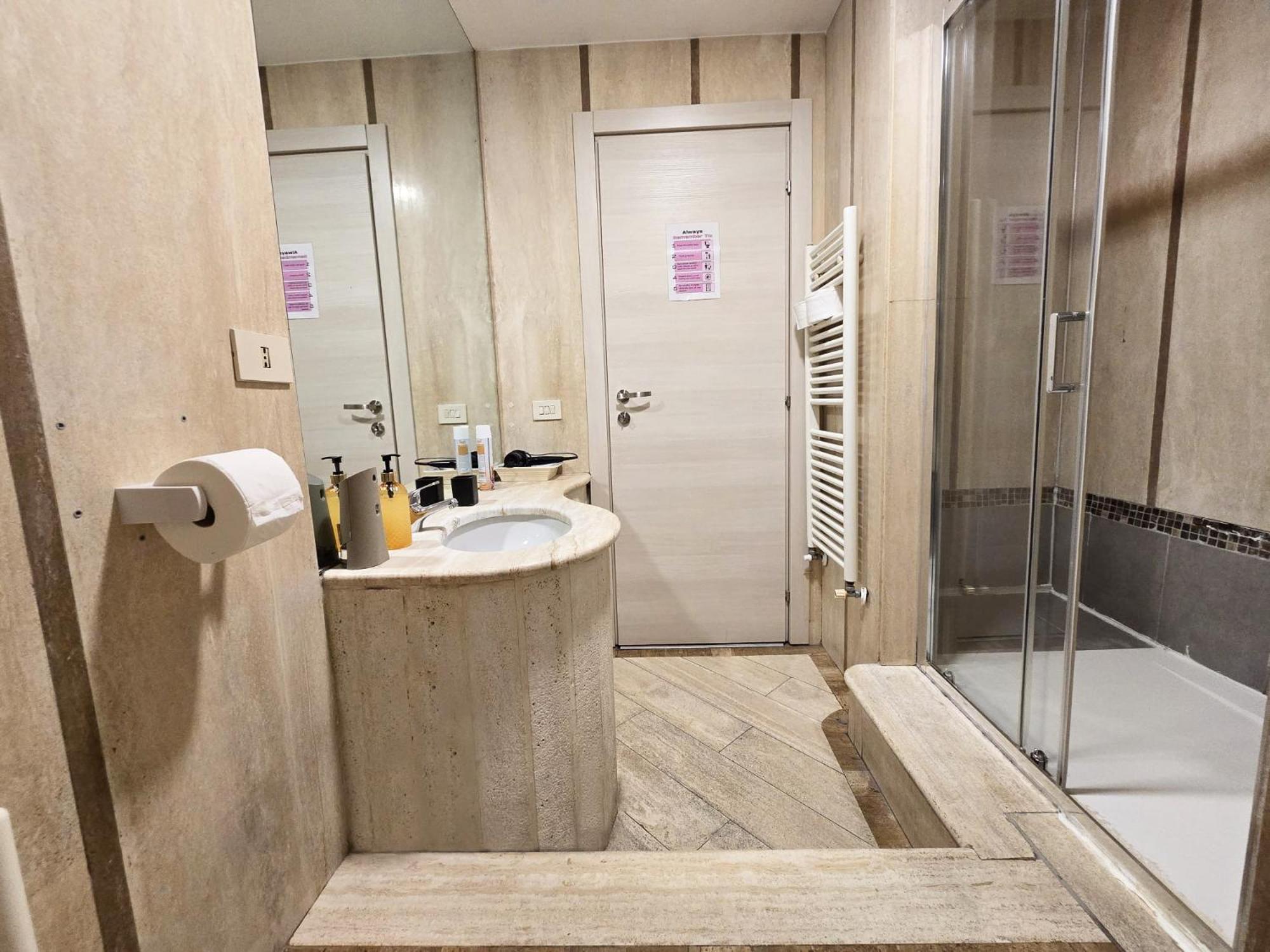 Myomax Guest house *